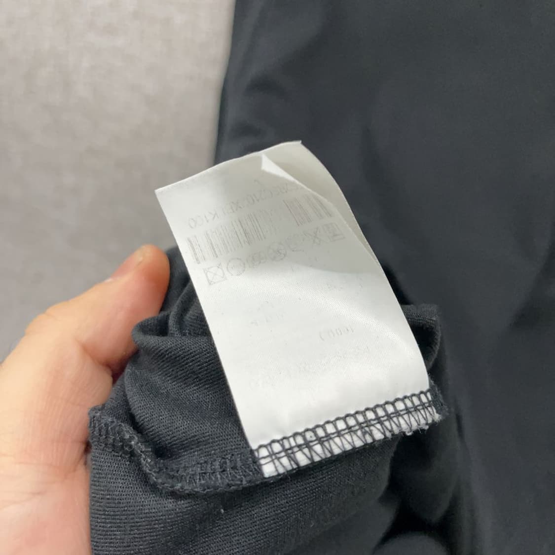 필라 블랙 반팔티 M00125 상품이미지4