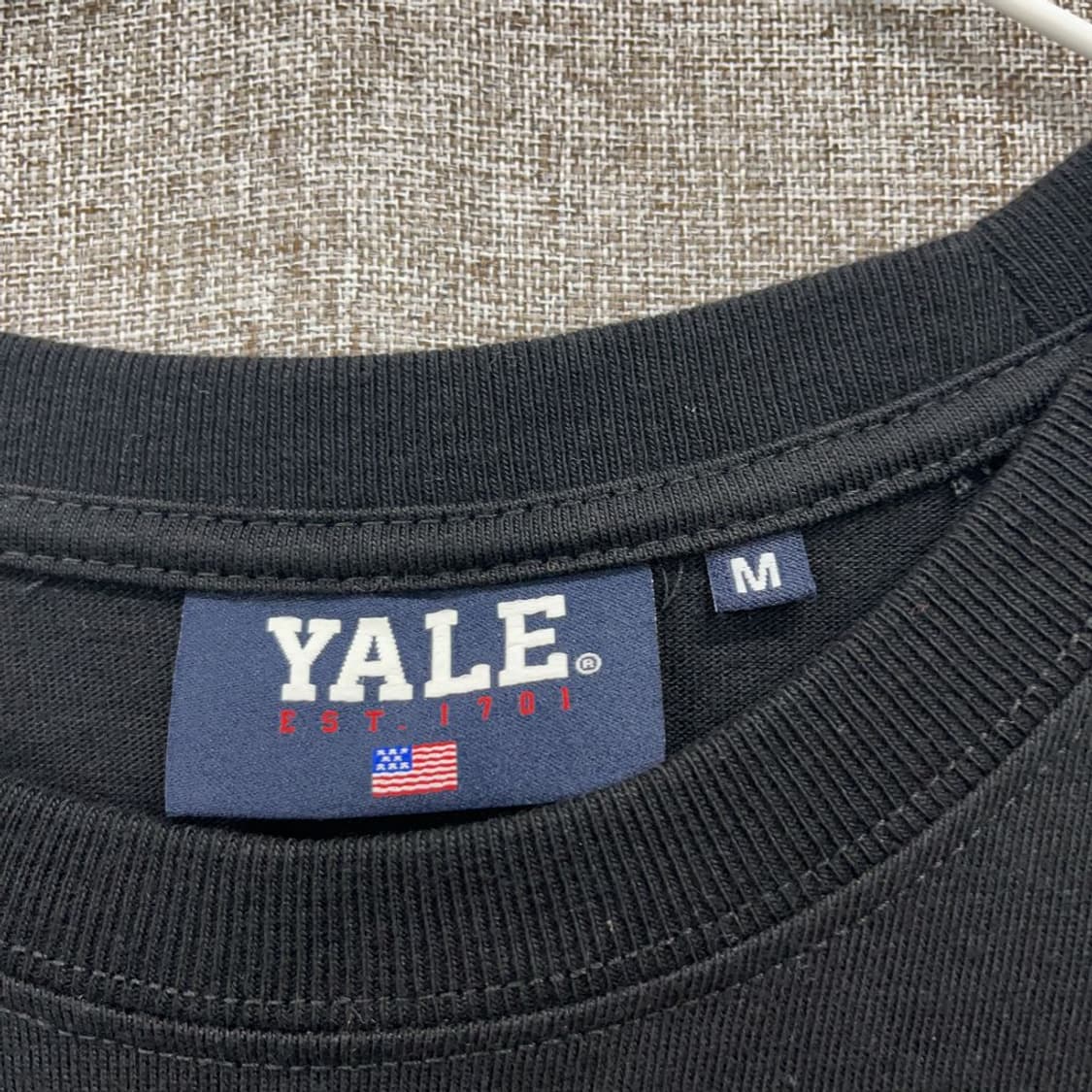 예일 YALE 블랙 반팔티 M00107 상품이미지3
