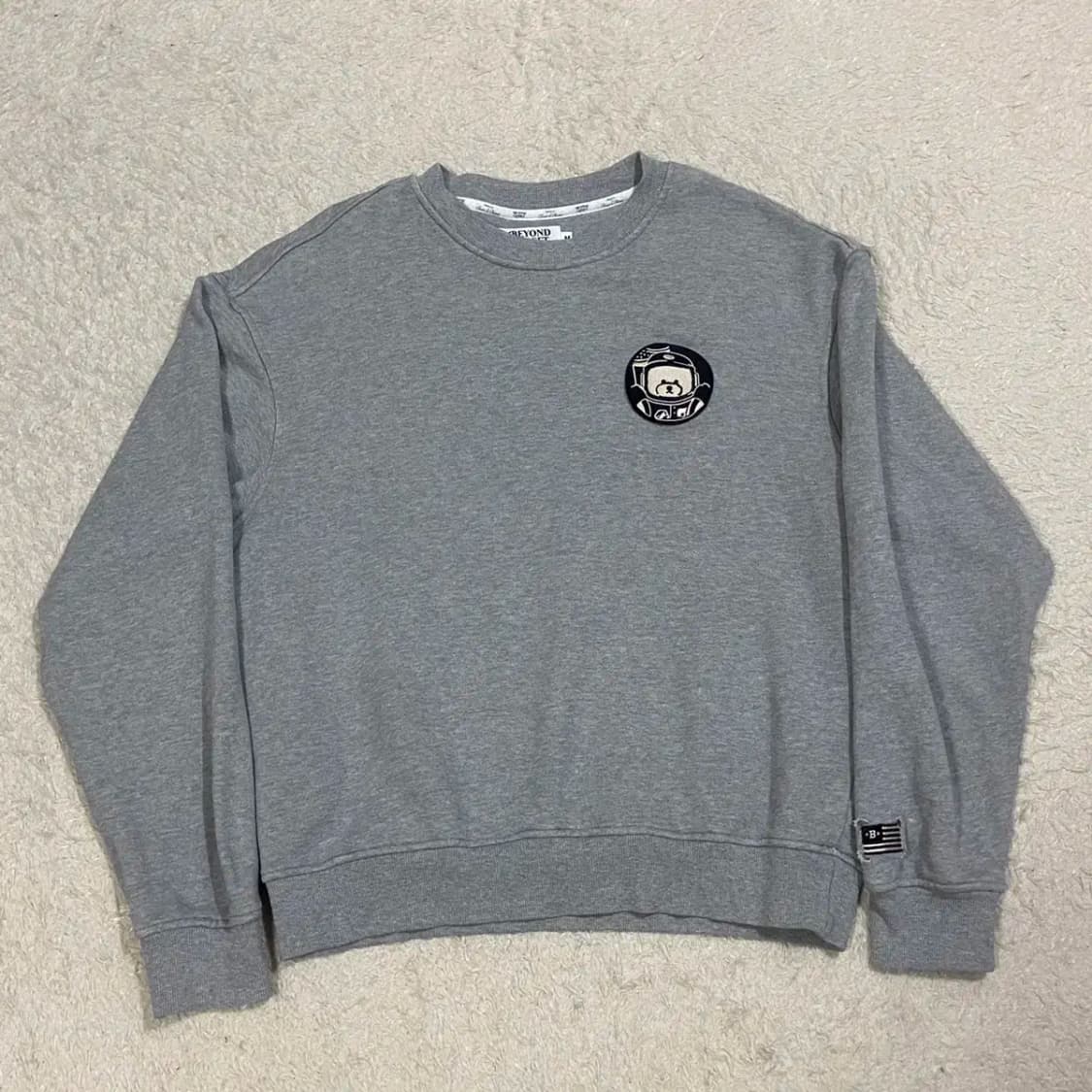 m 비욘드클로젯 맨투맨 상품이미지1