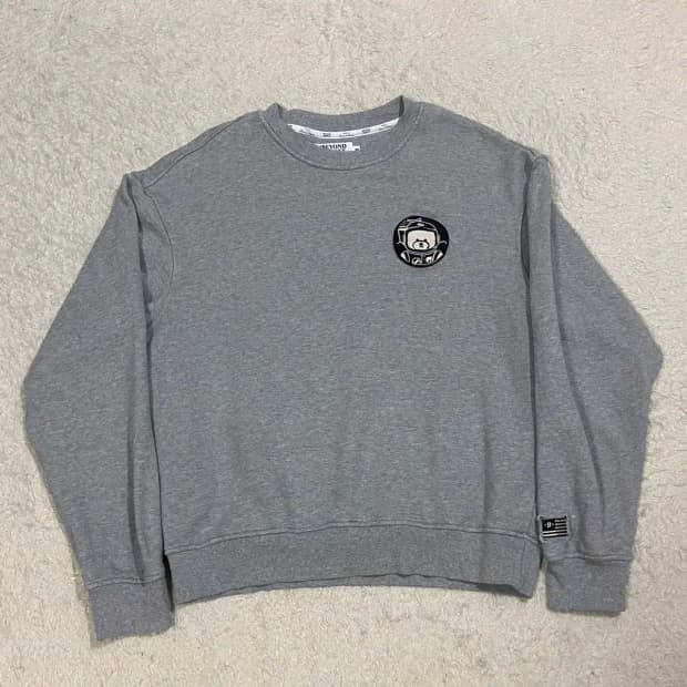 m 비욘드클로젯 맨투맨