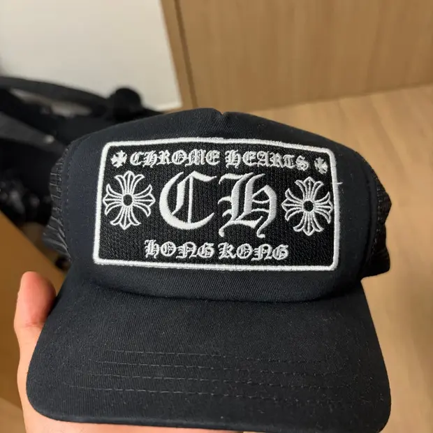 Chrome Hearts 메쉬 트러커캡 - 블랙