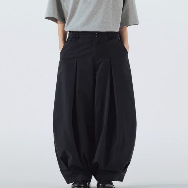 Unbalance Long Tuck Pants